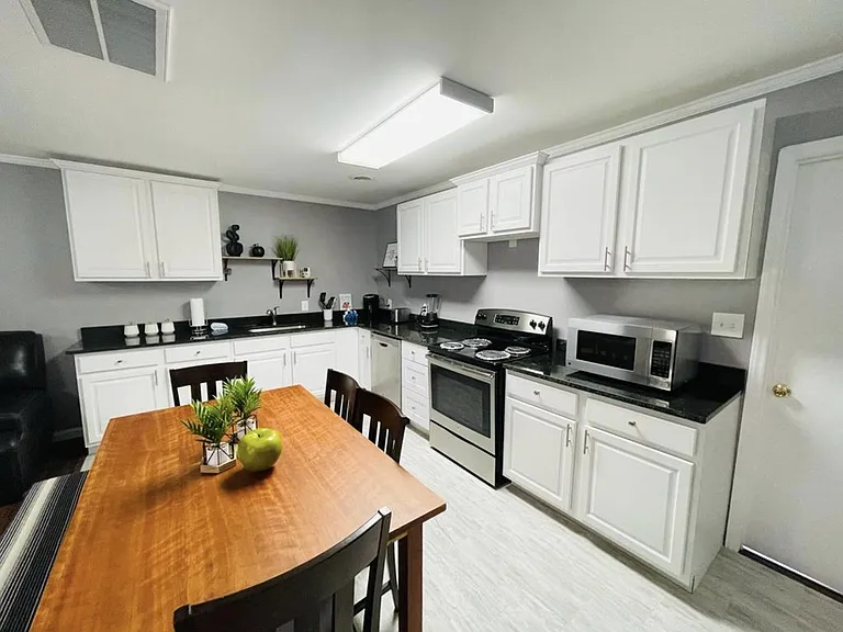 402 15th Ave S #5 — Photo 8
