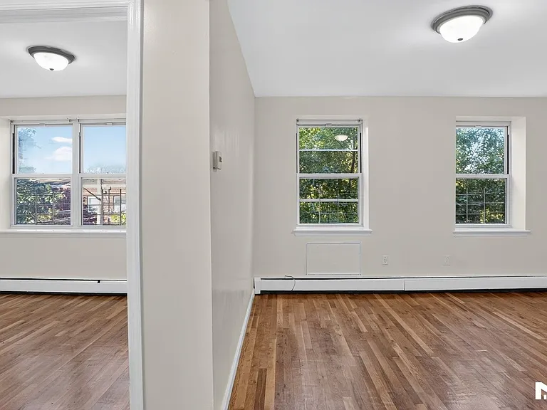747 Essex St #3 — Photo 30