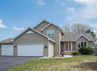 9863 Wynstone Ct, Woodbury, MN 55125