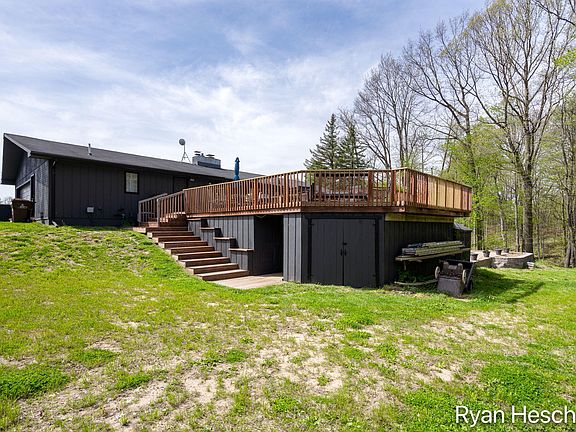 2nd image of 6805 Morrison Lake Rd