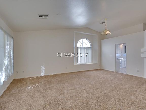 5th image of 612 Staghorn Pass Ave