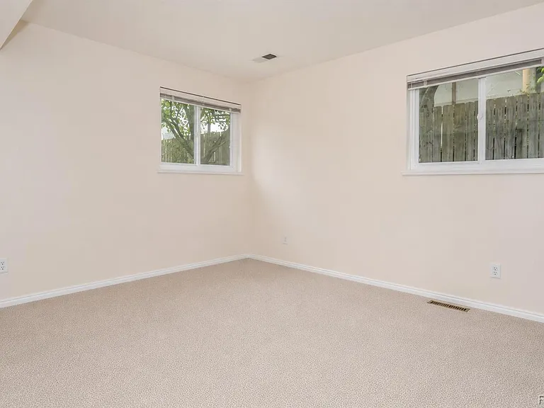 2730 Lafayette Dr — Photo 13
