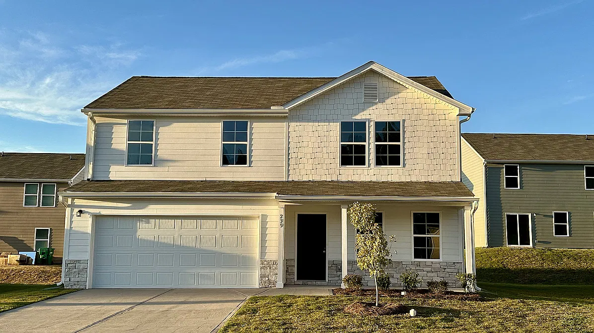 4 bed, 1900 sqft, $2,145 — Photo 1