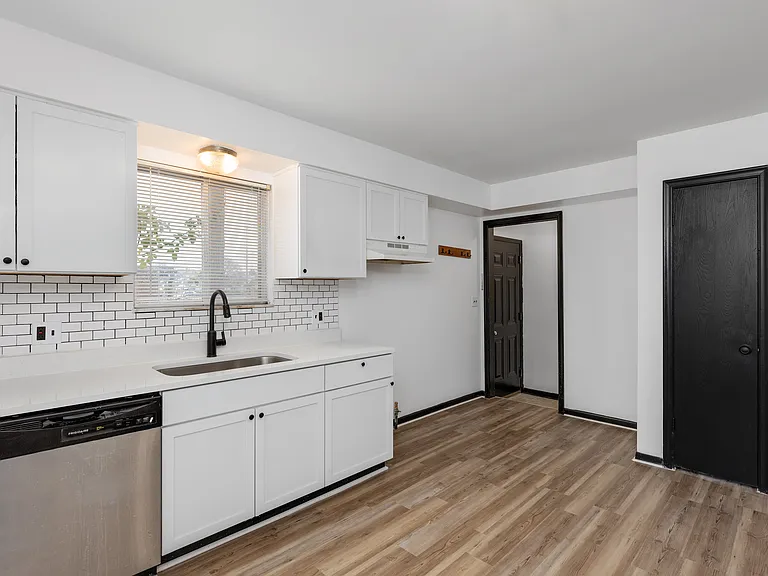 22538 Brittany Ave — Photo 6