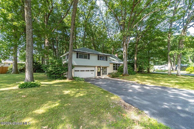2nd image of 162 Willow Lane