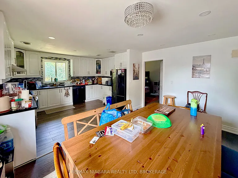 6475 Taylor St #UPPER — Photo 5
