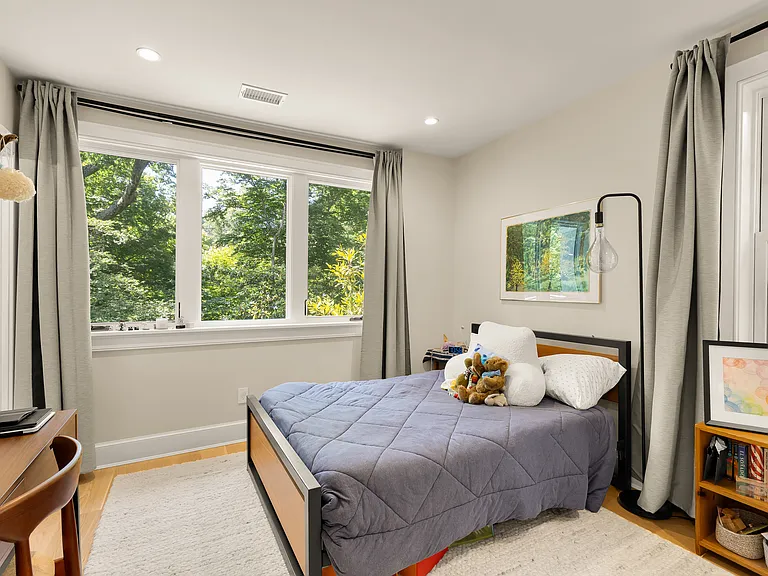 2952 Macomb St NW — Photo 63