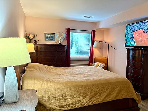 4th image of 18617 Walkers Choice Rd APT 1