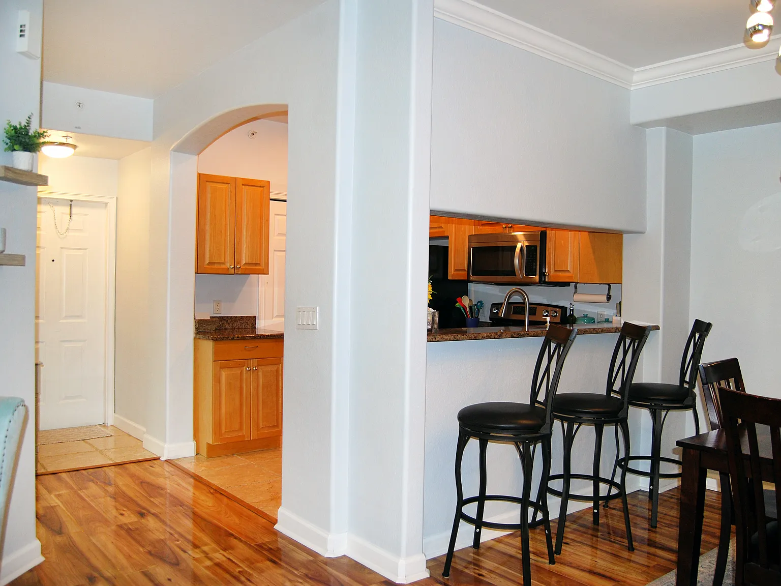 2 bed, 985 sqft, $1,700 — Photo 4