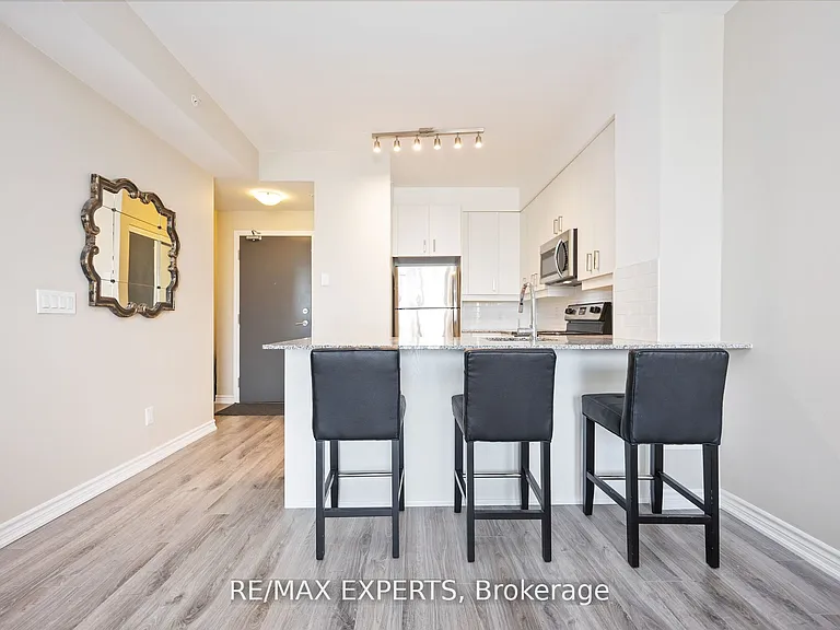 11611 Yonge St #227 — Photo 7