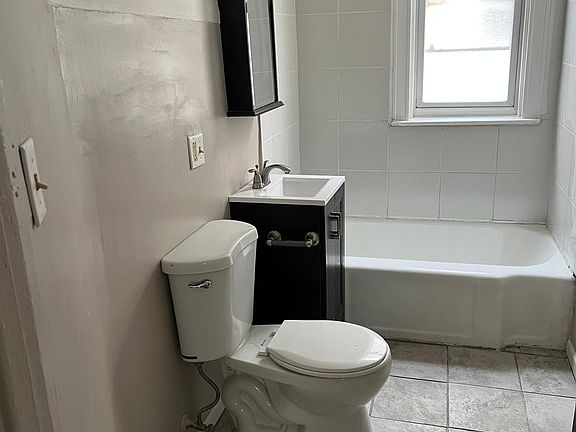 5th image of 3940 W Gladys Ave #2