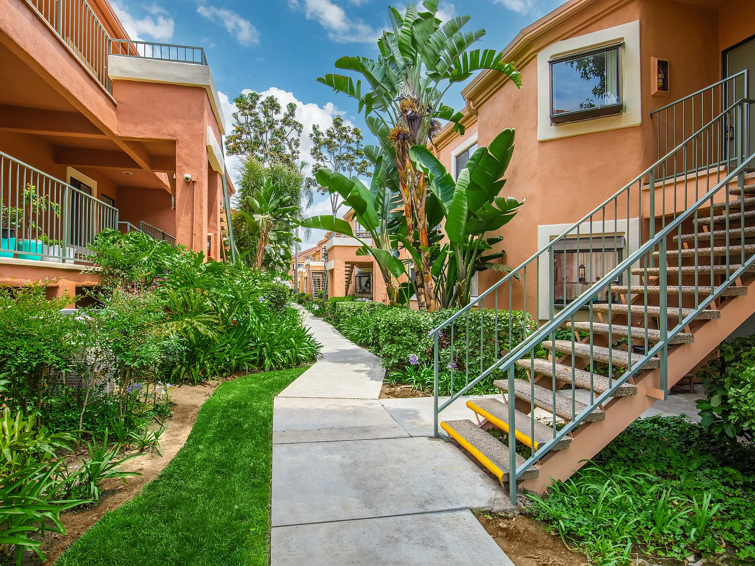 Portofino Apartments — Photo 2