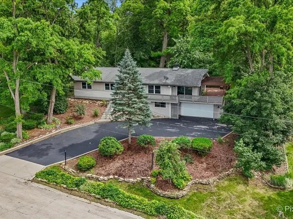 109 Wood Dr, Algonquin, IL 60102