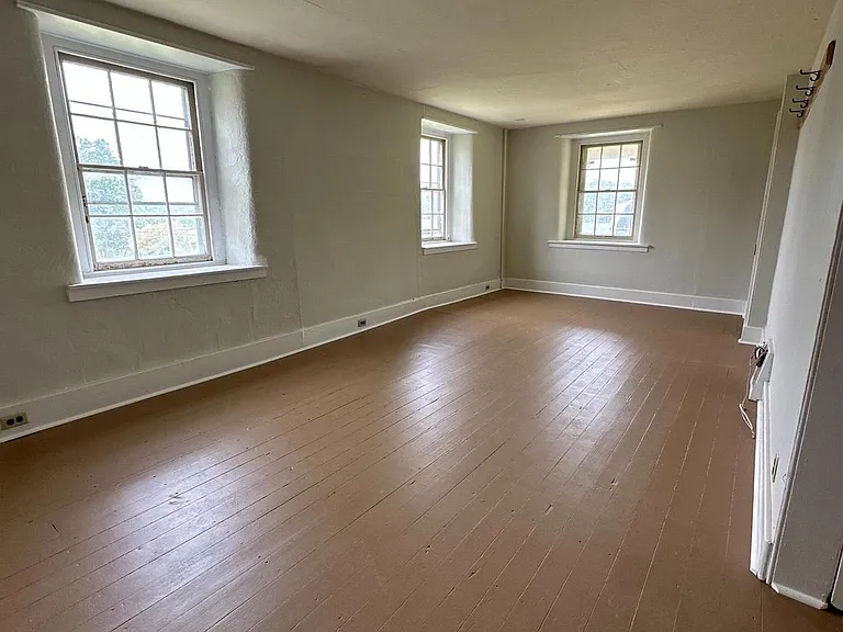 104 S Limekiln Pike — Photo 7
