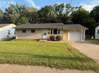 648 Waverly Rd, Davenport, IA 52804