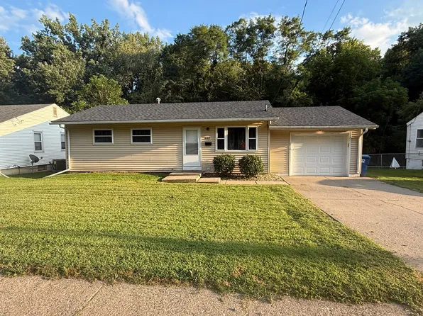648 Waverly Rd, Davenport, IA 52804
