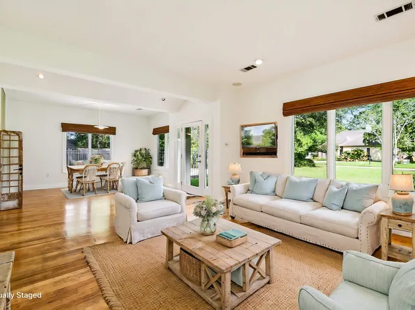 1072 Kimbro Dr, Baton Rouge, LA 70808