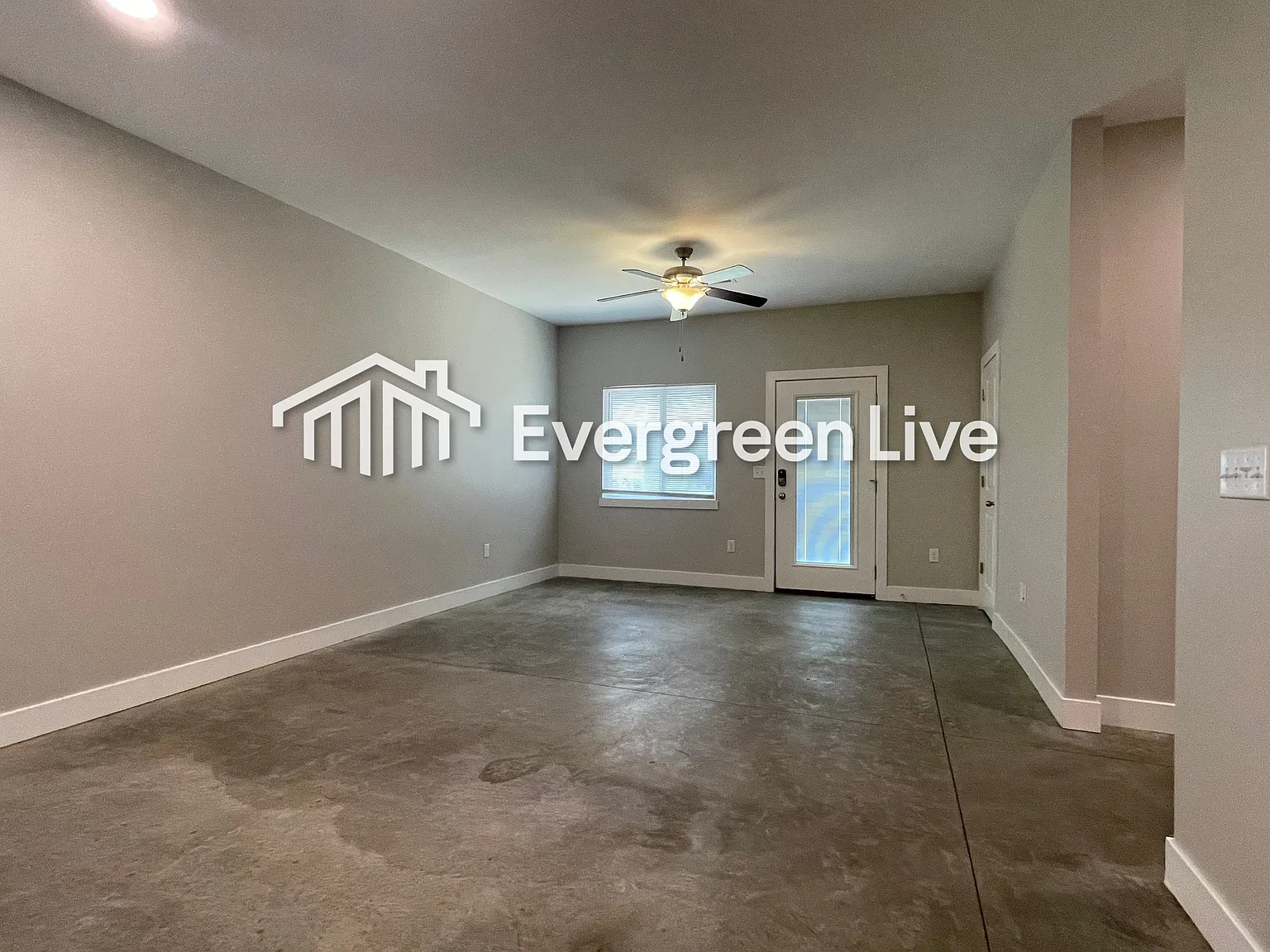 3 bed, 2.0 bath, 1207 sqft, $1,395 — Photo 4