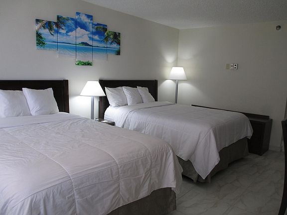 5th image of 19201 Collins Ave #601