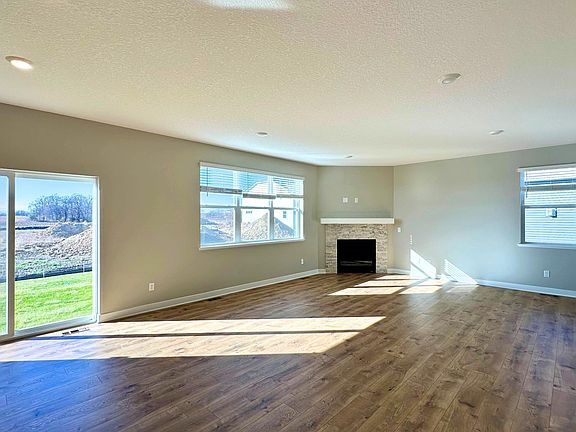 4th image of 6287 Jennifer Ave S