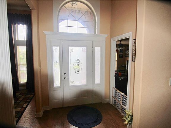 2nd image of 731 Powderhorn Cir
