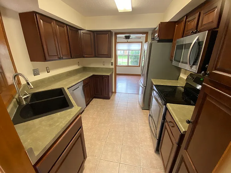 3703 Lupine Dr — Photo 5
