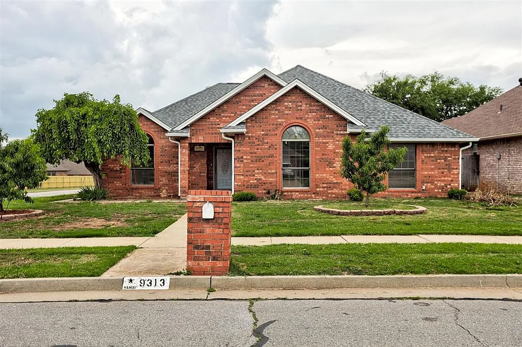 3 bed, 1706 sqft, $1,700 — Photo 1