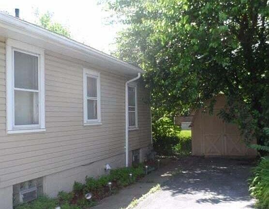 2nd image of 6808 Carolina Ave