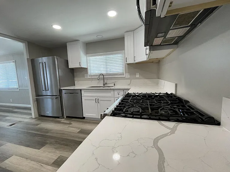 738 Swan Dr — Photo 11