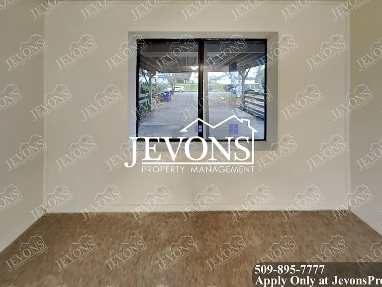 3571 E B St — Photo 38