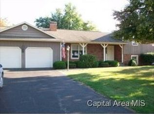 2113 Southbrooke Rd, Jacksonville, IL 62650