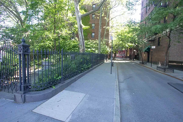 Rented by Maz Group NY | media 27