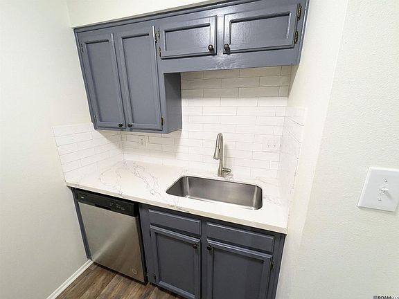 5th image of 402 Lee Dr APT 4B