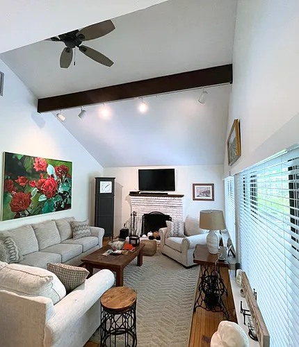 202 Treescape Dr Photo 1