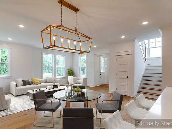 5th image of 218 Maplewood Trce #3DX95B