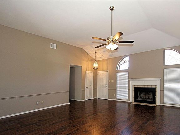 3rd image of 2500 Brown Dr