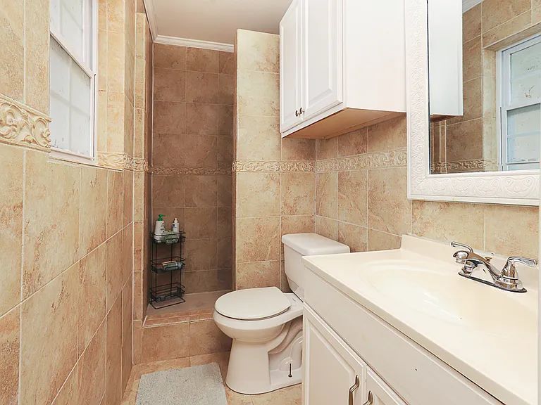 5716 Boutall St — Photo 8