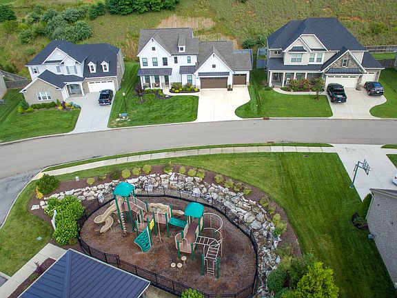 4th image of 1950 English Ivy Ln
