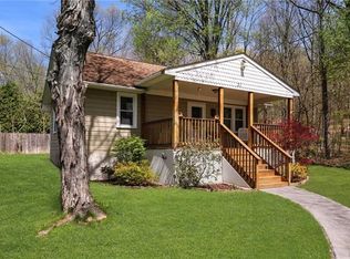 31 Lake Rd, Hopewell Junction, NY 12533