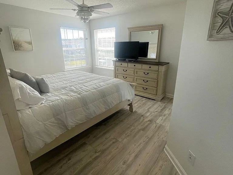 2266 Huntingdon Dr — Photo 20