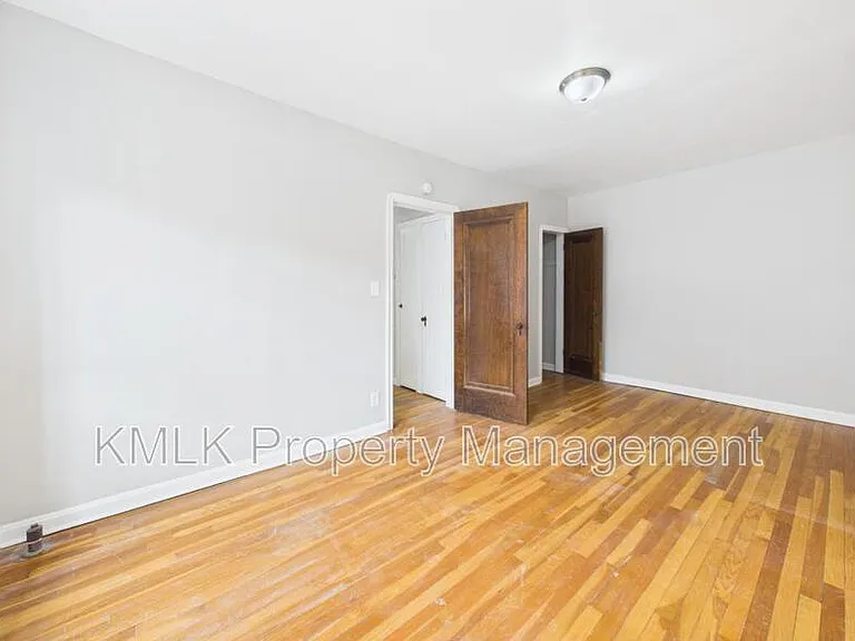 1352 Kenilworth Ave — Photo 24