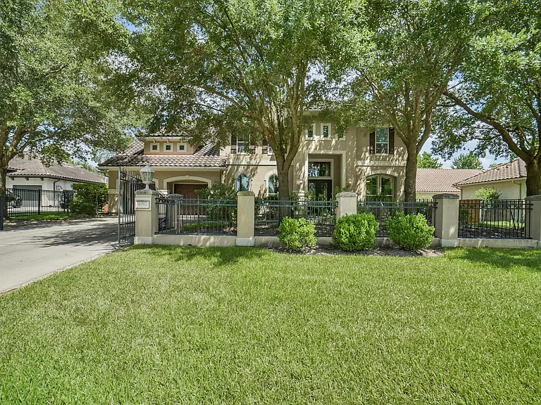 6982 Lake Paloma Trl — Photo 1
