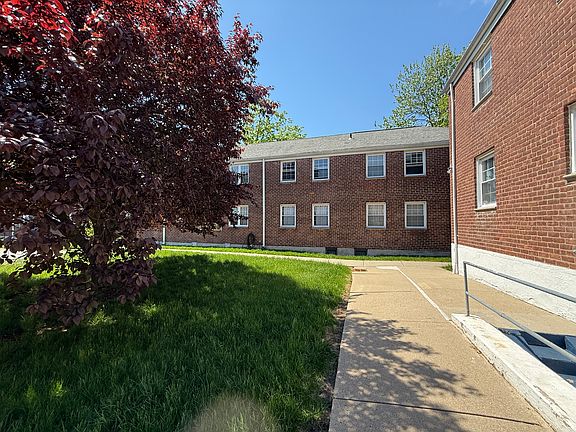 4th image of 20 Clark Ct #20