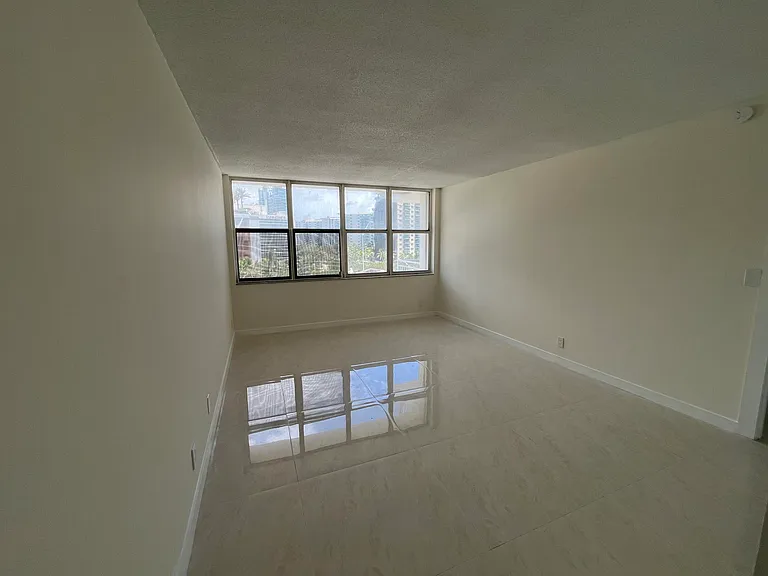 1801 S Ocean Dr #633 — Photo 8