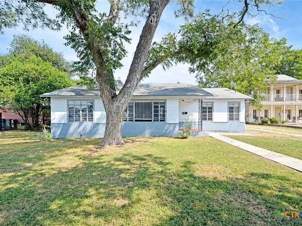 268 E Mill St, New Braunfels, TX 78130