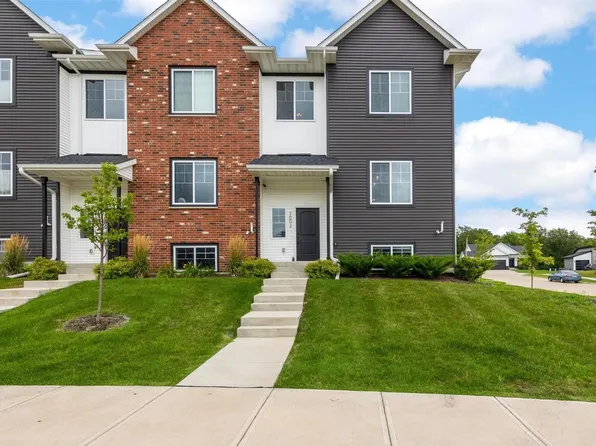 1002 Dubs Dr, Iowa City, IA 52246