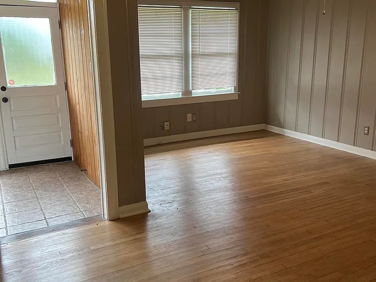 135 Oakcrest Dr — Photo 9
