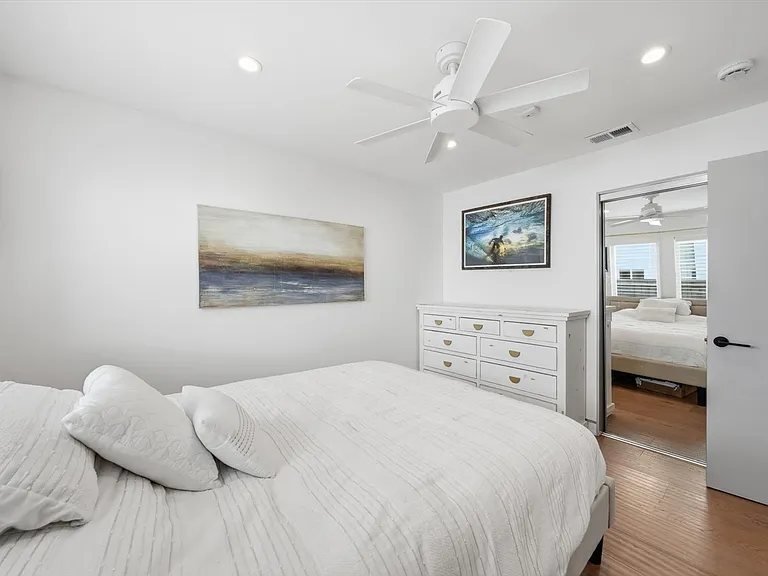 2219 Graham Ave — Photo 33