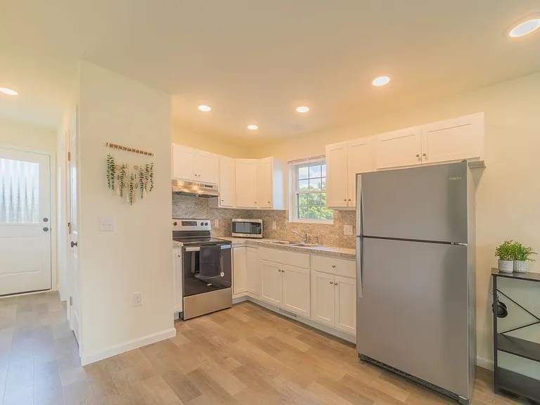 674 N Bedford St — Photo 7