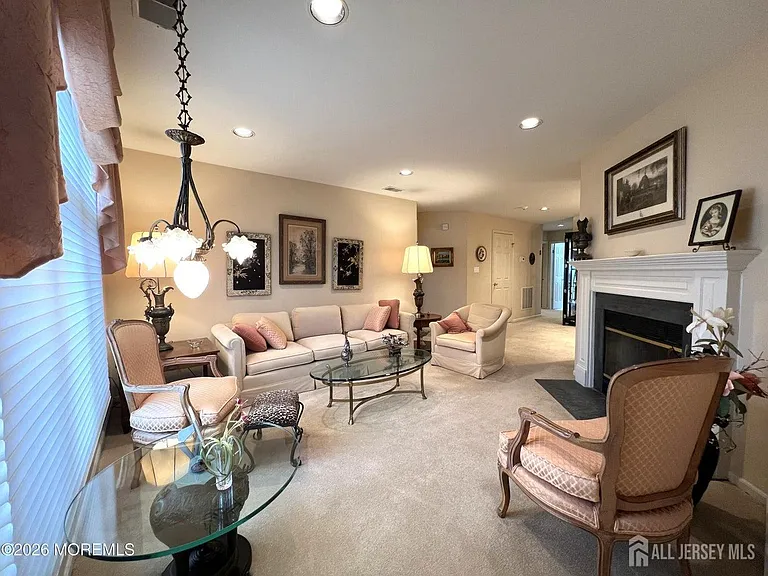 92 Winthrop Rd #C — Photo 4
